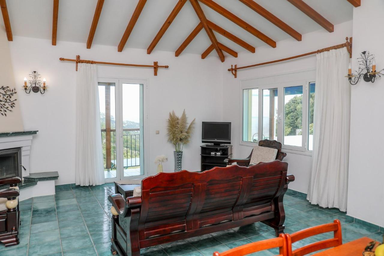 Villa Mitzelos Moni Evaggelistrias Ngoại thất bức ảnh
