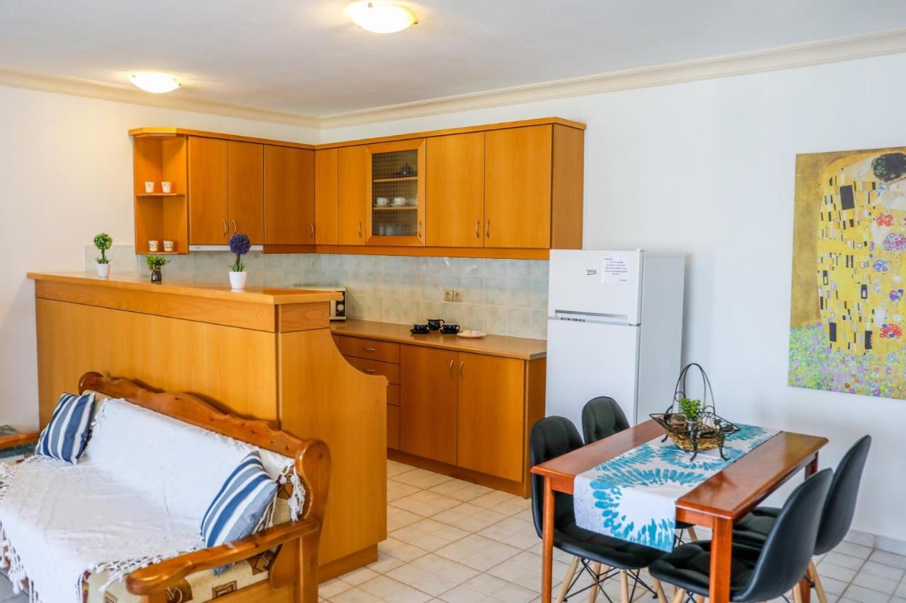 Villa Mitzelos Moni Evaggelistrias Ngoại thất bức ảnh